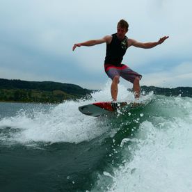 Surfing - Wakeboardschule - Villigen - Wakeboard-school.ch